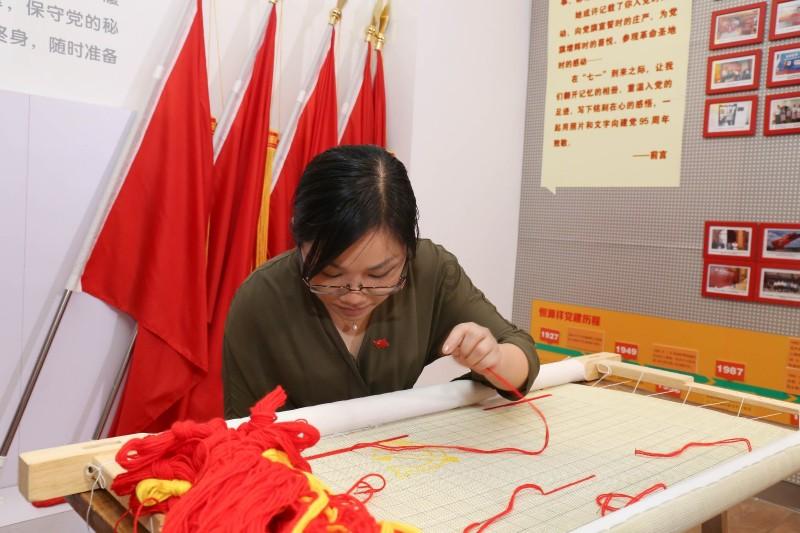 曾因《流浪地球》出圈的屈楚萧为什么现在不红了?他到底怎么了?-优质问答平台